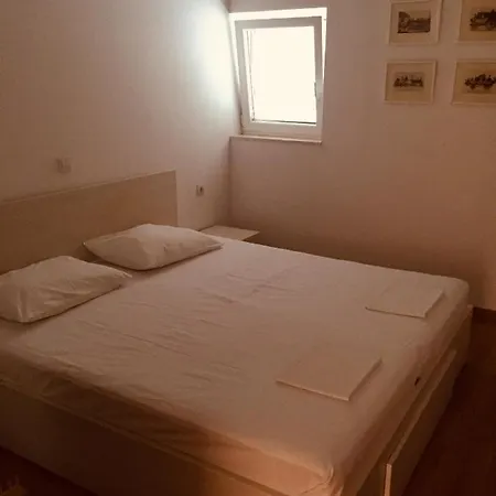 Katja Apartament *